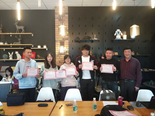 設(shè)計與藝術(shù)學(xué)院舉辦紅色文化服務(wù)設(shè)計課程匯報會