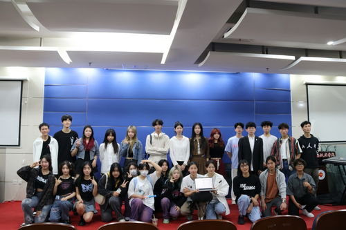 語言文化學(xué)院大學(xué)生文藝專場暨文化藝術(shù)交流活動策劃